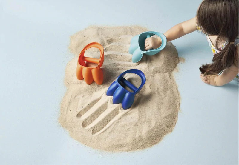 Sand Claw Scoop